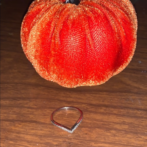 promise ring. - Picture 1 of 2